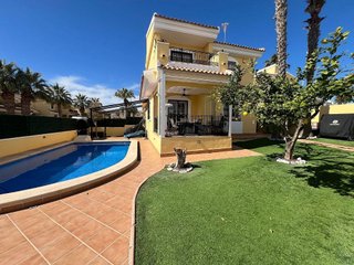 Chalet en venta en Campos de Golf - Villa Martin - Los Dolses en Orihuela