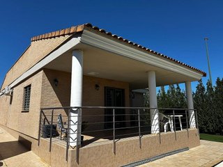 Chalet en venta en Urbanizaciones en Llíria