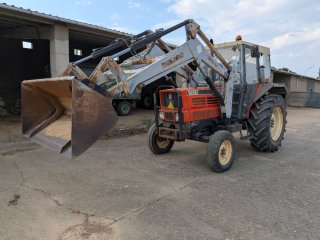 Tractor Kubota M6950 con pala