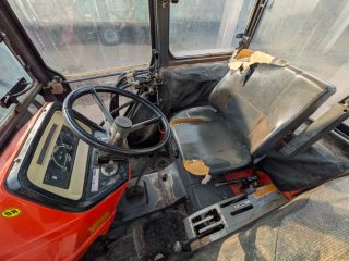 Tractor Kubota M6950 con pala