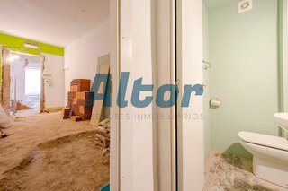 Local comercial en venta en Trafalgar en Madrid