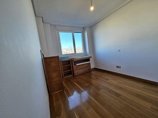 Piso en alquiler en Valdenoja - La Pereda en Santander