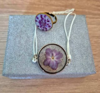 Parure gioielli con fiori