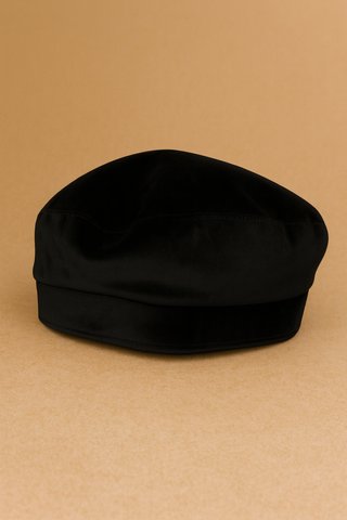 Nueva Zara Gorra Terciopelo Baker Boy Negra