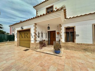 Chalet en venta en Lepe ciudad en Lepe