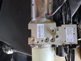 Bomba hidráulica capota VW Eos