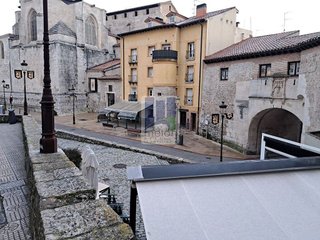 Piso en venta en Plaza España - Villa Pilar - Reyes Católicos - Vadillos en Burgos
