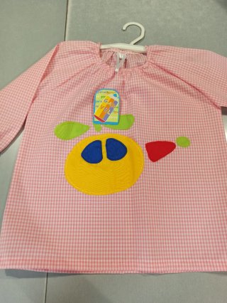 Bata escolar rosa talla 2