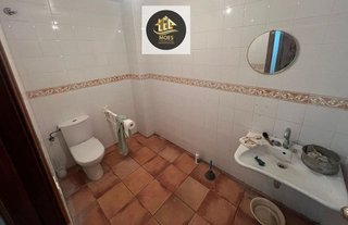 Local comercial en venta en Hospital en Jaén