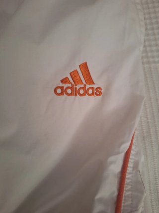 Pantalón Adidas 3/4. Blanco