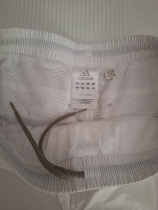 Pantalón Adidas 3/4. Blanco
