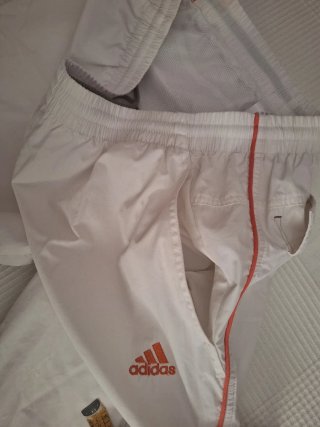 Pantalón Adidas 3/4. Blanco