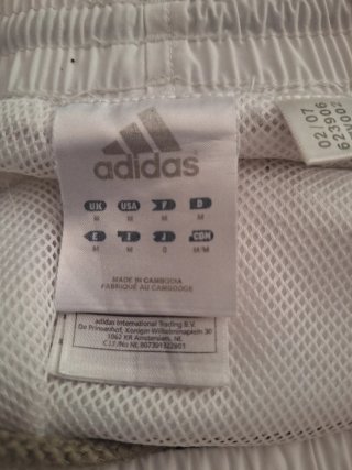 Pantalón Adidas 3/4. Blanco