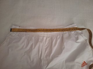 Pantalón Adidas 3/4. Blanco