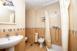 Piso en venta en Camino de Ronda - Rosaleda en Granada