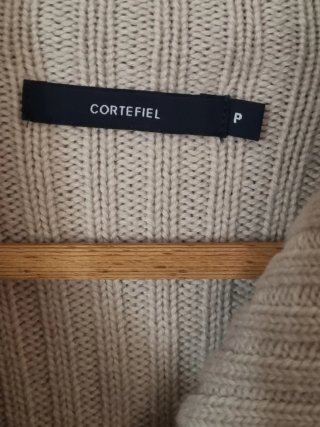 Chaqueta cruzada de punto beige