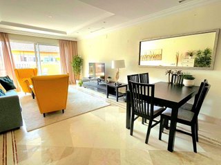 Piso en venta en Los Naranjos en Marbella