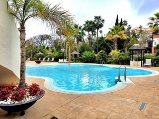 Piso en venta en Los Naranjos en Marbella
