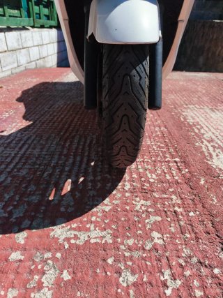 Honda Forza 300 con cajón