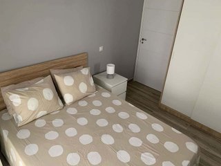 Piso en alquiler en Apóstol Santiago en Madrid
