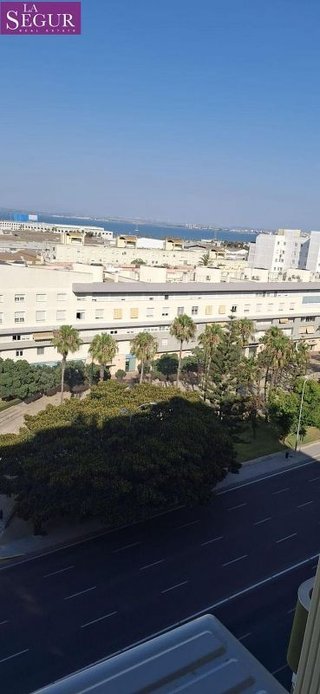 Piso en venta en Cortadura - Zona Franca  en Cádiz