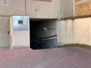 Garaje en venta en El Raval - Safaretjos en Santa Coloma de Gramanet