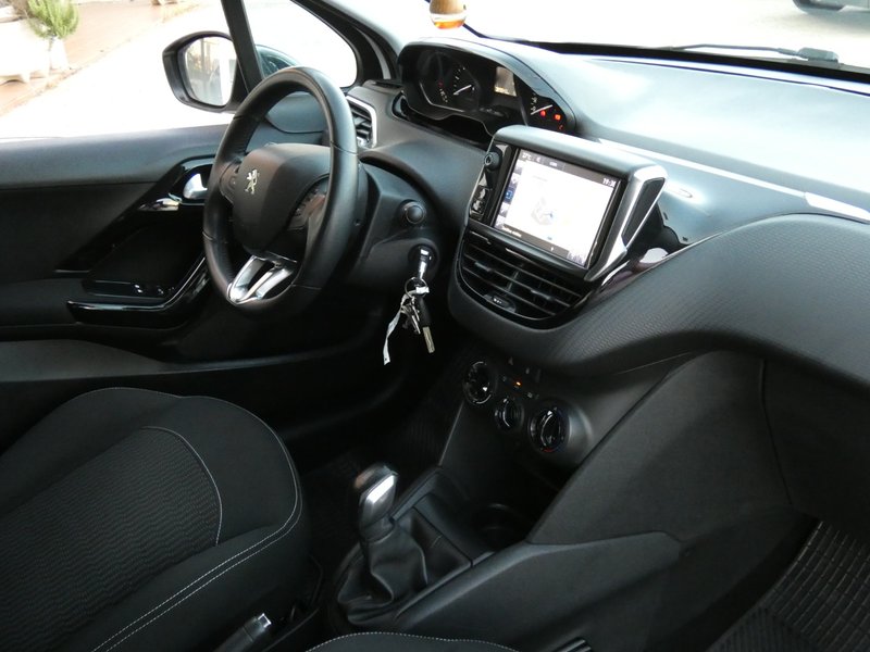 Peugeot 208 1.6 BlueHDi Style 3p 2017, foto 11