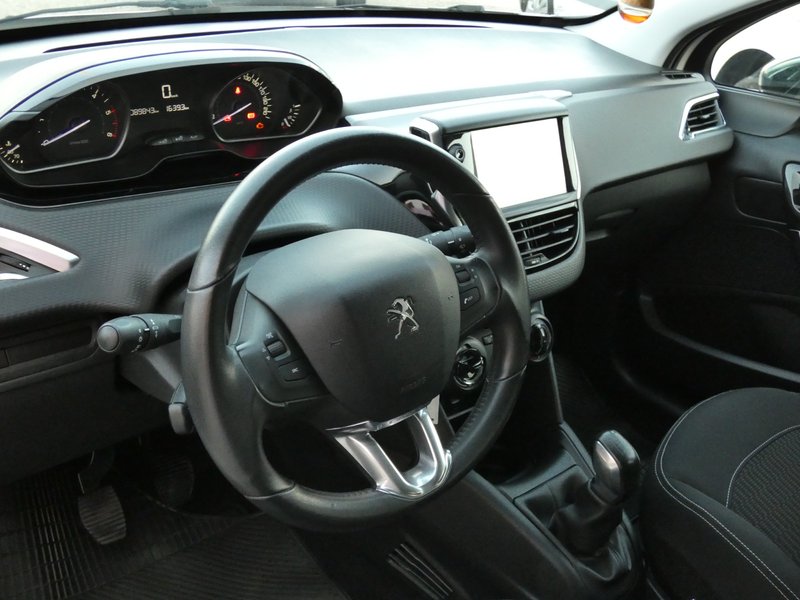 Peugeot 208 1.6 BlueHDi Style 3p 2017, foto 15