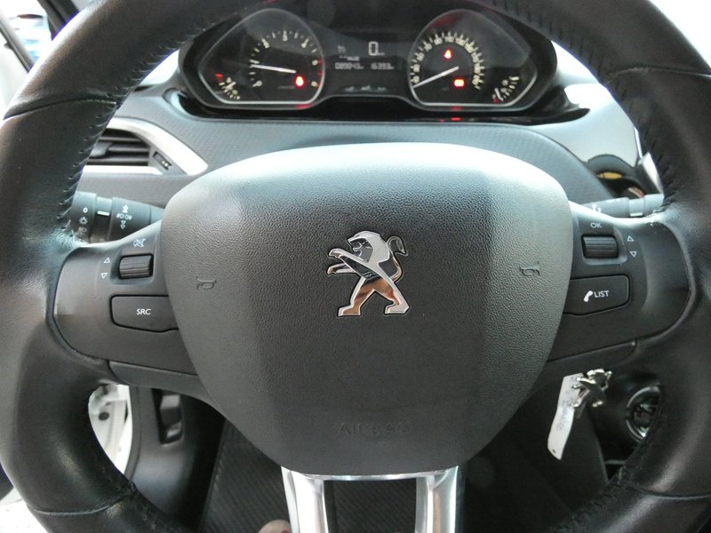 Peugeot 208 1.6 BlueHDi Style 3p 2017, foto 16