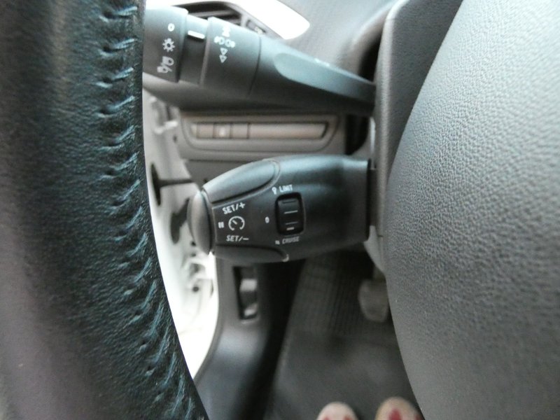 Peugeot 208 1.6 BlueHDi Style 3p 2017, foto 22