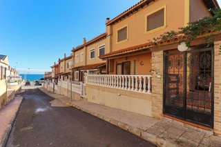Casa adosada en venta en Torrelamata - La Mata en Torrevieja