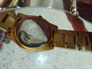Reloj Guess Dorado Mujer