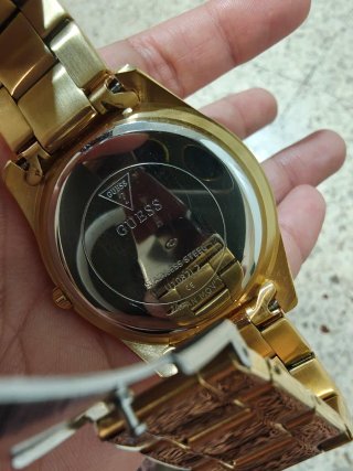 Reloj Guess Dorado Mujer