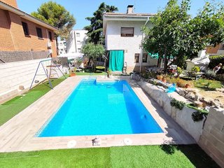 Chalet en venta en Las Conejeras - Esparragal en Coslada