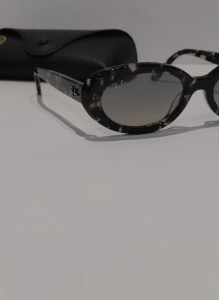 Occhiali da sole Ray-Ban ovali