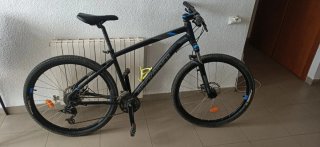 Bicicleta de montaña negra tamaño L
