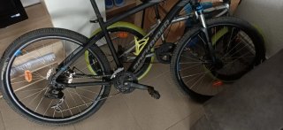 Bicicleta de montaña negra tamaño L