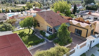 Chalet en venta en Urbanizaciones en Llíria