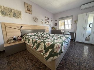 Chalet en venta en Urbanizaciones en Llíria