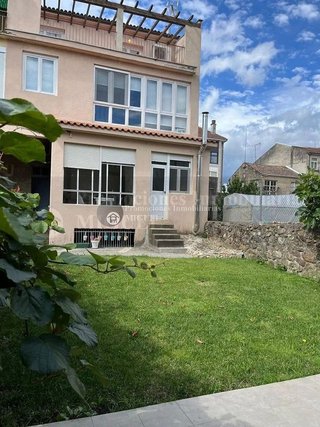 Casa adosada en venta en Verín