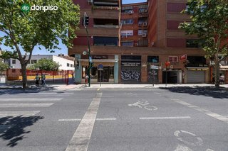 Local comercial en venta en Pajaritos - Plaza de Toros en Granada