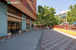 Local comercial en venta en Pajaritos - Plaza de Toros en Granada