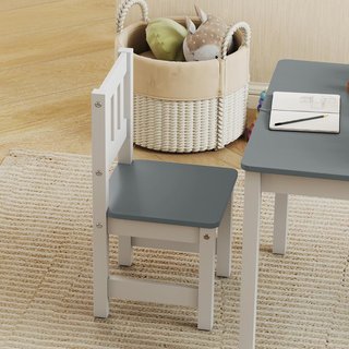 Juego de Mesa y 2 Sillas para Niños de 3 a 8 Años, Mesa para Niños con Sillas con Respaldo de Listones, Esquinas Redondeadas, en Madera de Pino y MDF para Habitación Infantil y Salón, Gris y Blanco