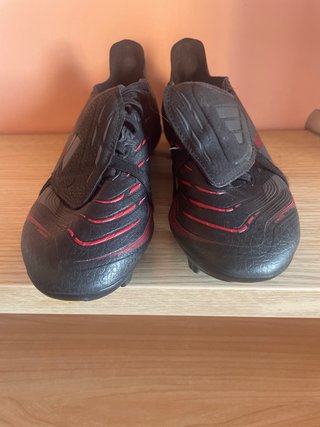 Botas de fútbol Adidas Predator Negras/Rojas