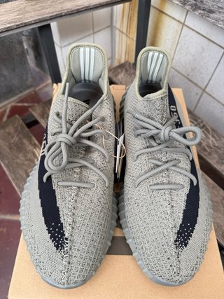 Adidas Yeezy Boost 350 V2