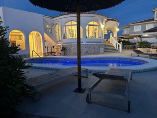 Chalet en venta en La Siesta - El Salado - Torreta en Torrevieja