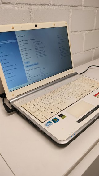 Packard Bell Ordenador Portátil + Batería