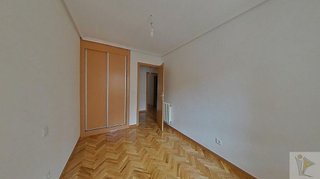 Piso en venta en Pueblo Nuevo en Madrid