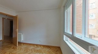 Piso en venta en Pueblo Nuevo en Madrid