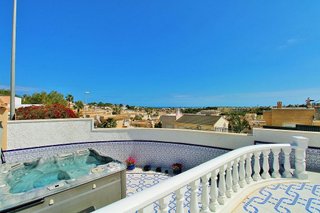 Chalet en venta en Campos de Golf - Villa Martin - Los Dolses en Orihuela
